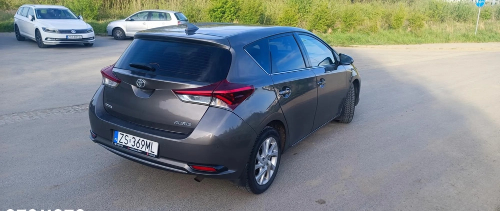 Toyota Auris cena 52500 przebieg: 78000, rok produkcji 2016 z Szczecin małe 191